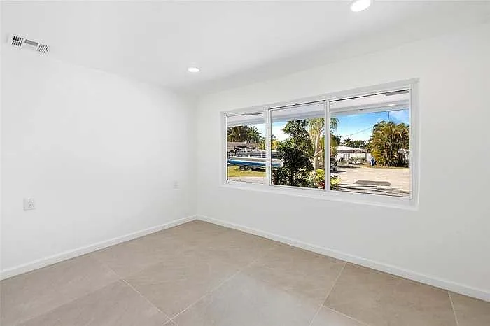 1710 SW 1st Ave — Photo 5