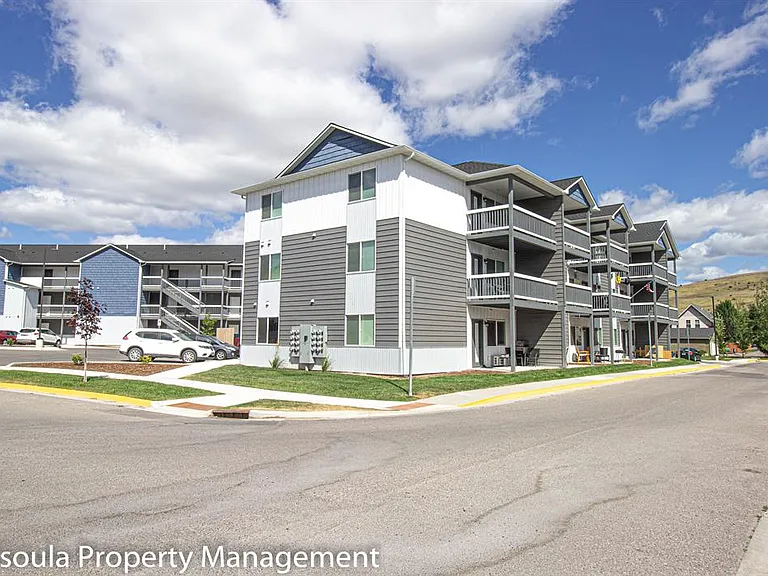 Porter Apts — Photo 10