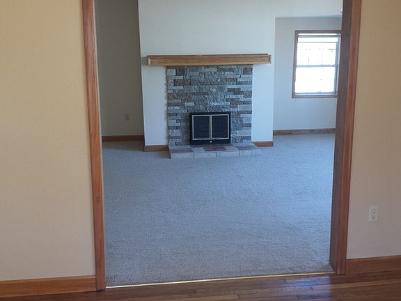 5th image of 105 Jefferson St