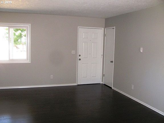 3rd image of 3915 NE 61st Ave