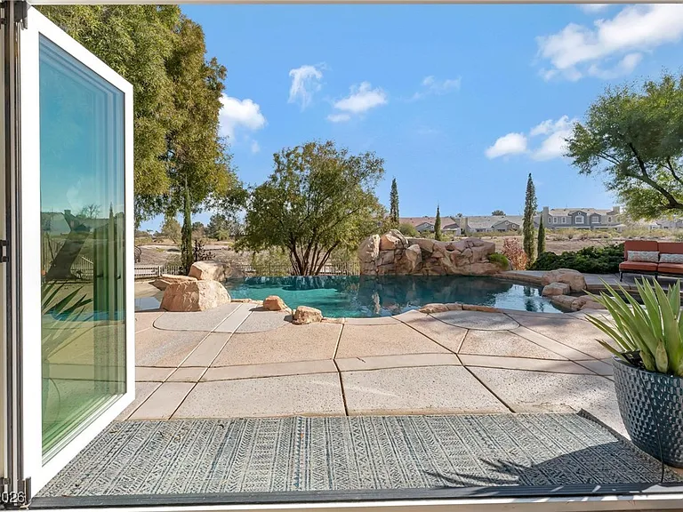 904 Pont Chartrain Dr — Photo 23