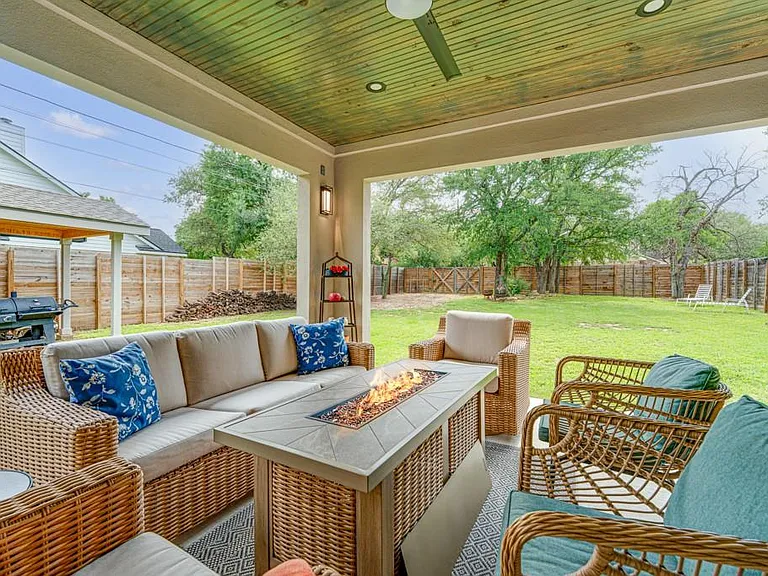 1409 Lantern Light Dr — Photo 17
