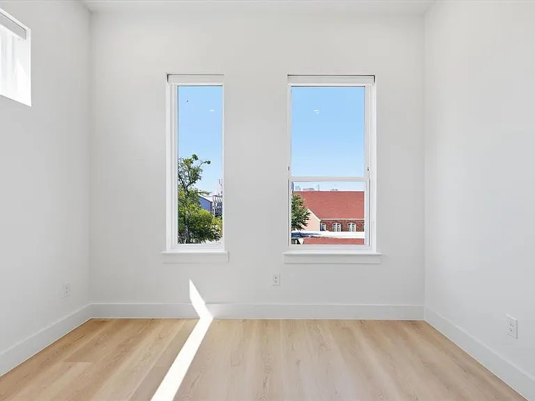 4315 San Jacinto St #302 — Photo 30