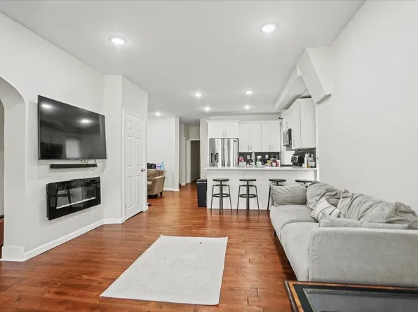 244 Clinton Avenue image 6 of 37