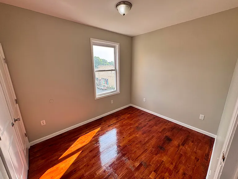 7 Chelsea Ave #2 — Photo 2
