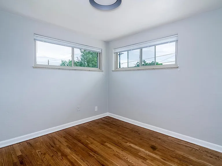 1284 S Harrison St — Photo 17