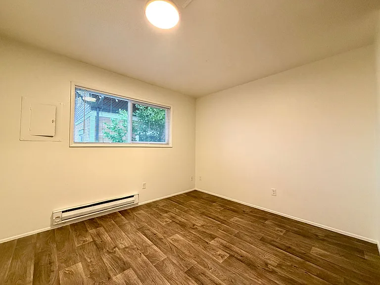 Hudson Court — Photo 14