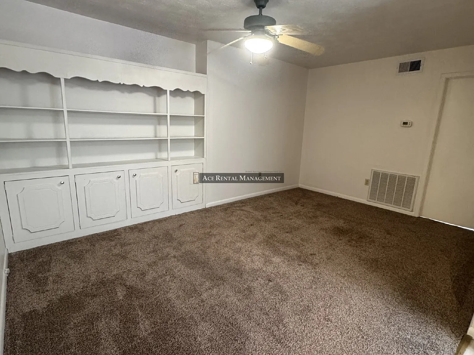 Spacious 1-Bed Oasis at 1700 Sun Avenue - Perfect Port Neches, TX Living! — Photo 3
