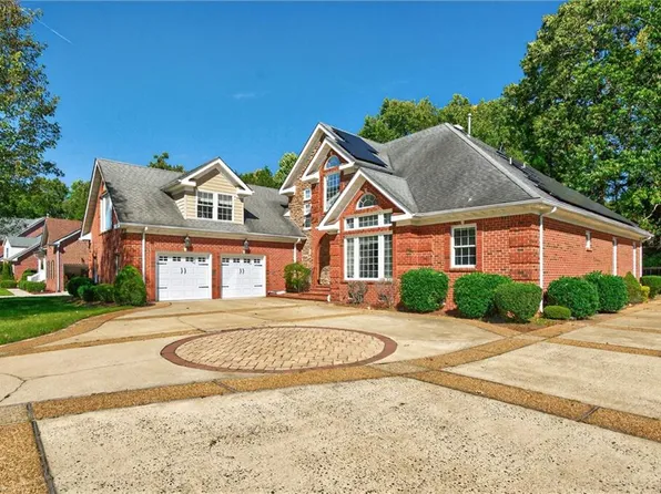 1709 Swan Lake Cres, Chesapeake, VA 23321