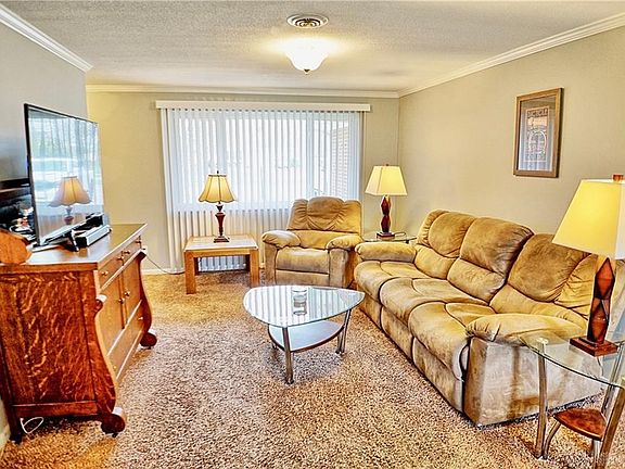 3rd image of 1012 Lincoln Park Blvd