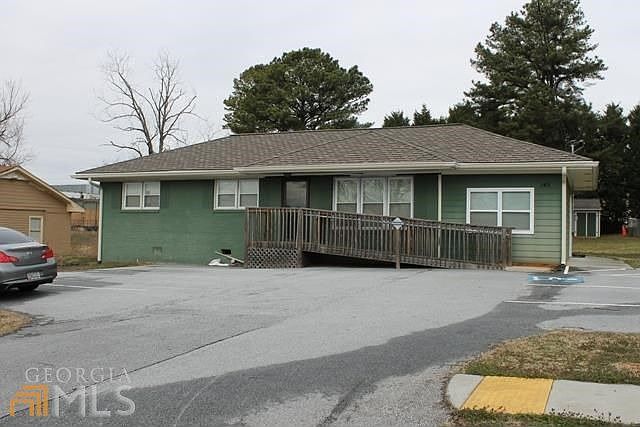 1st image of 145 McConnell Dr