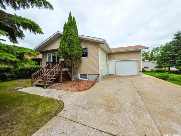 618 4th AVENUE W, Melville, SK S0A 2P0