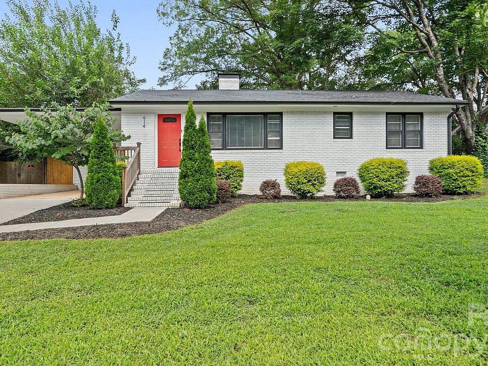 1st image of 914 Crestmere St
