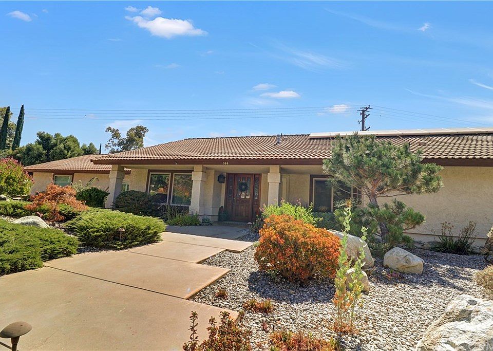 1st image of 144 Armstrong Dr