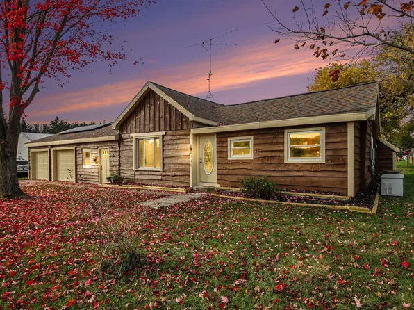 240 S Cass St, Mecosta, MI 49332