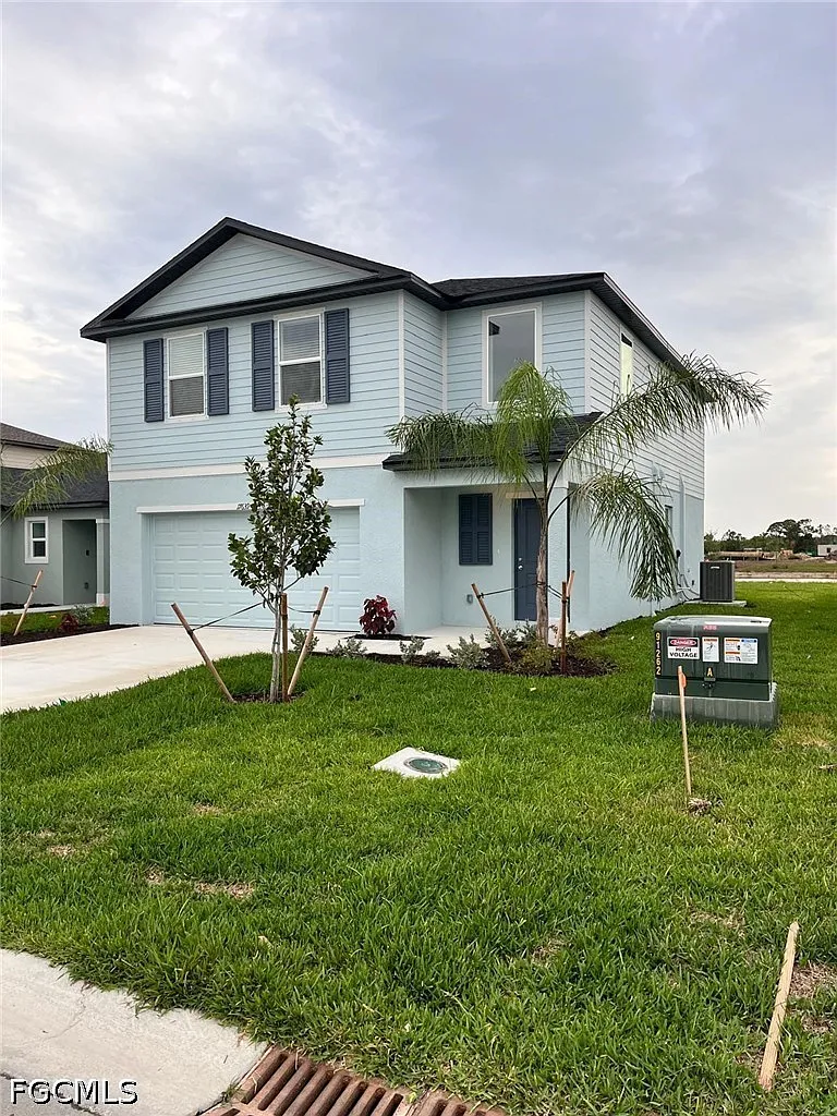 4 bed, 2.5 bath, 2344 sqft, $2,350 — Photo 2