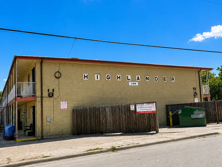 Highlander Apartments — Photo 12