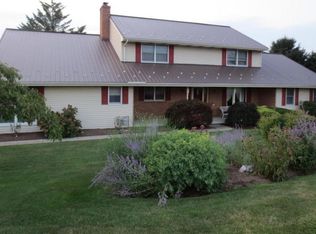 3 Foxbury Dr, Elizabethtown, PA 17022
