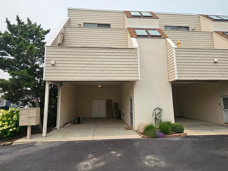 11 S Adams Ave #8 — Photo 1