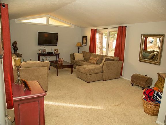 5th image of 844 Red Hill Dr