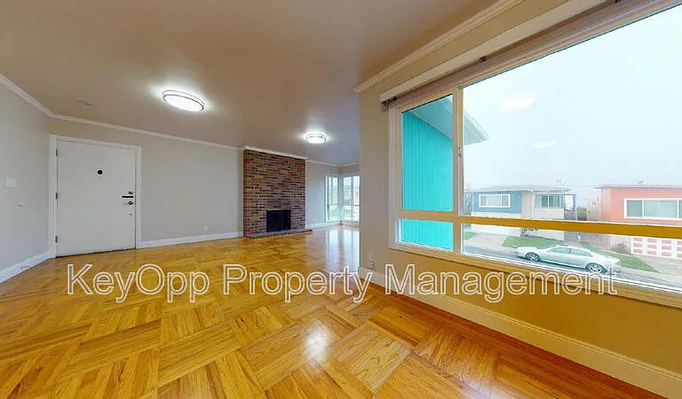 31 Crestline Ave — Photo 2
