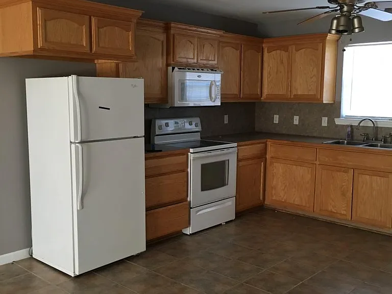 43159 Remington Dr #43159 — Photo 4