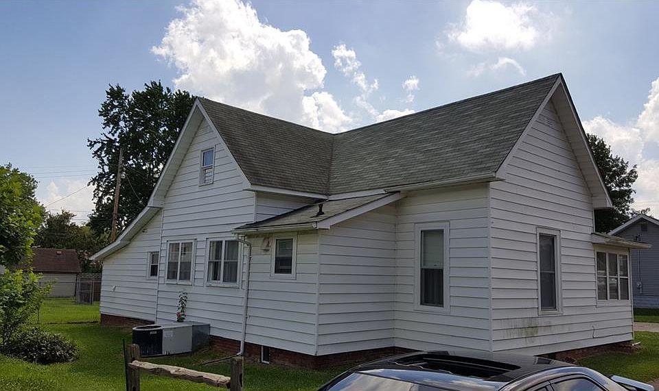 2nd image of 157 E Cherry St