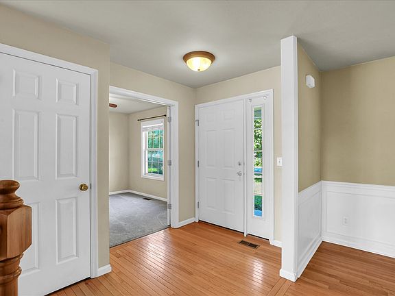 4th image of 709 Indigo Ave
