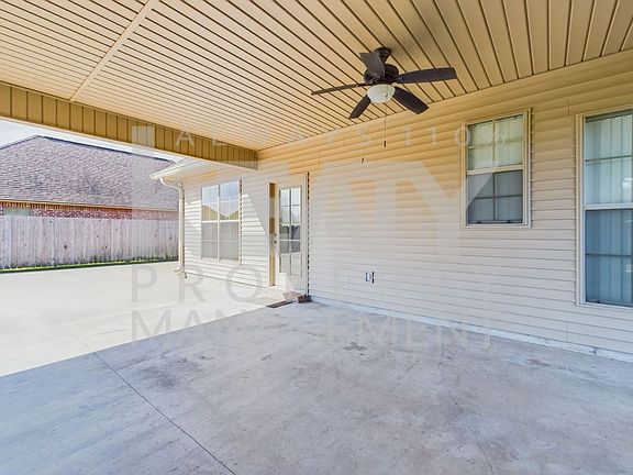3rd image of 139 Bentwater Dr
