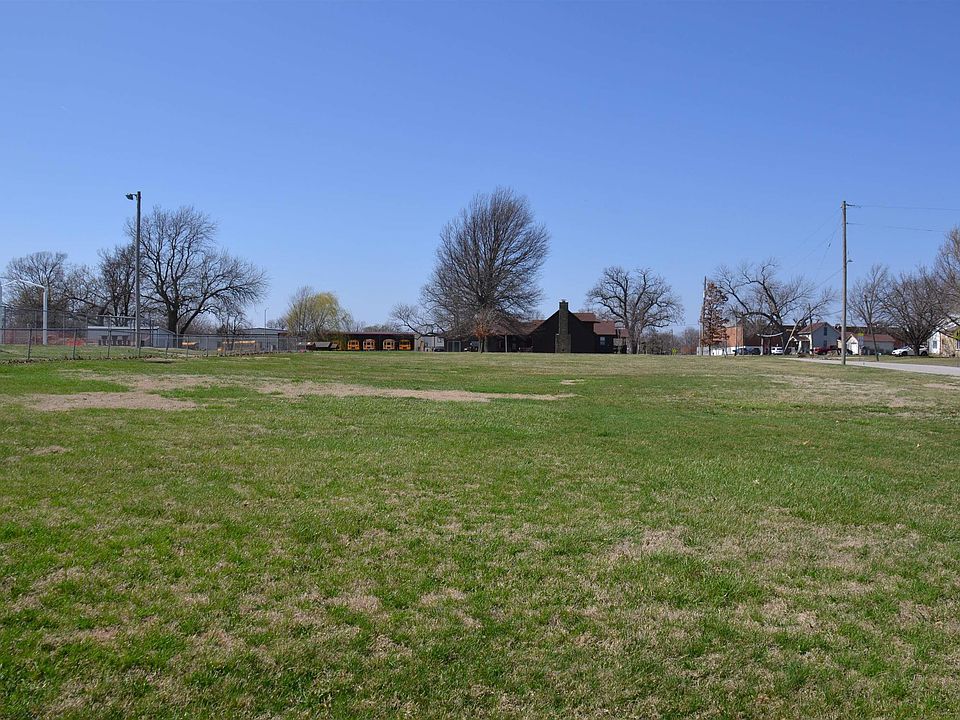 1st image of 0 E 6th St