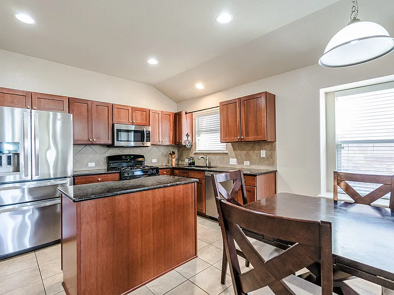 2404 Christoff Loop — Photo 8