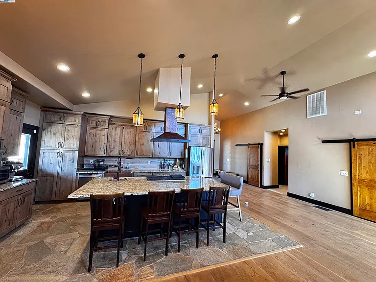 2280 Roan Rd — Photo 35