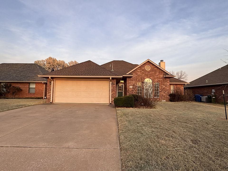 1st image of 417 Oakdale Dr