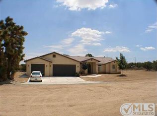 9385 Hollywood Ct, Phelan, CA 92371