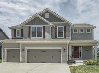 12162 S Pine St, Olathe, KS 66061