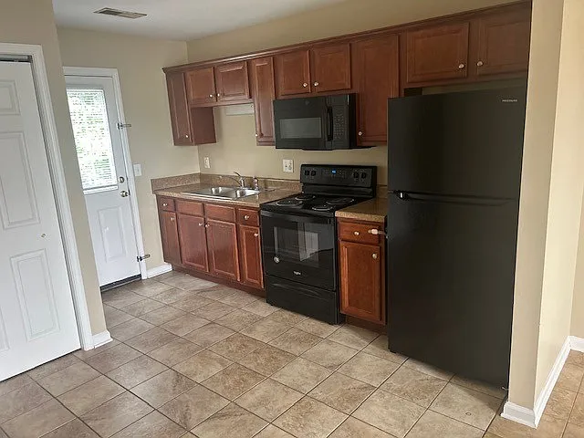824 Oak Arbor Ct #D — Photo 4