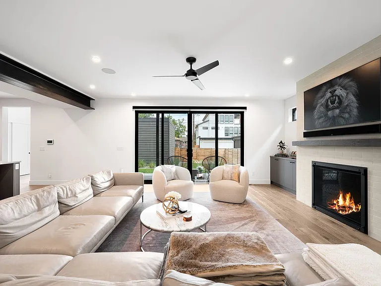 2498 Wolff St — Photo 4