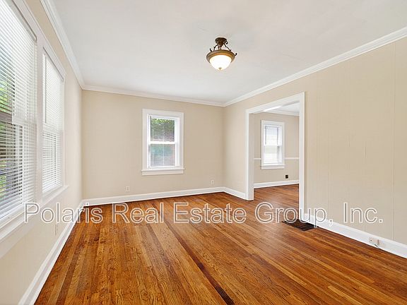 4th image of 717 E 60th St