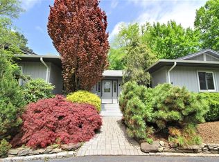 6 Pecan Valley Dr, New City, NY 10956