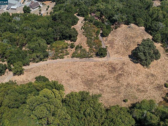 4th image of 1180 Bear Creek Rd