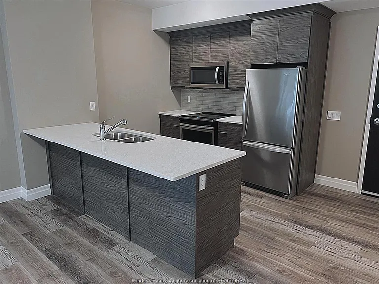955 Ouellette Ave #102 — Photo 5