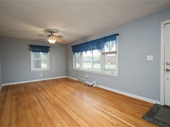 2nd image of 3900 Blue Ridge Blvd