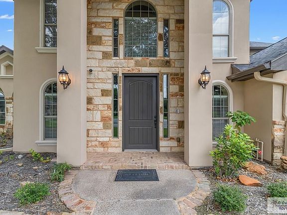 3rd image of 1908 Tangelo Cir