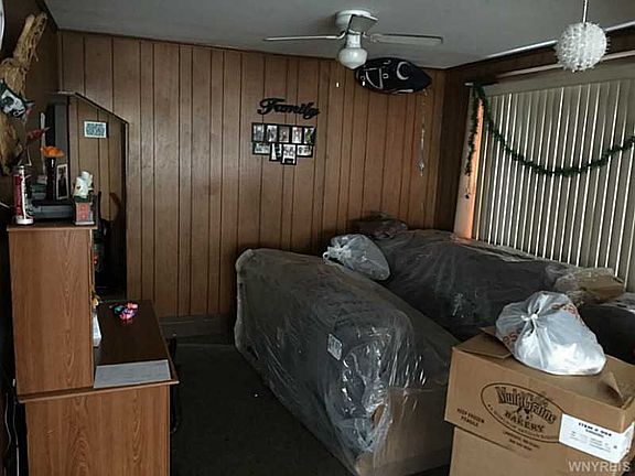 5th image of 114 Bickford Ave