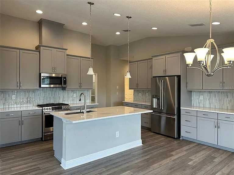 12573 Oak Hill Way — Photo 3