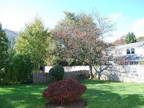 2nd image of 121 Bay Dr