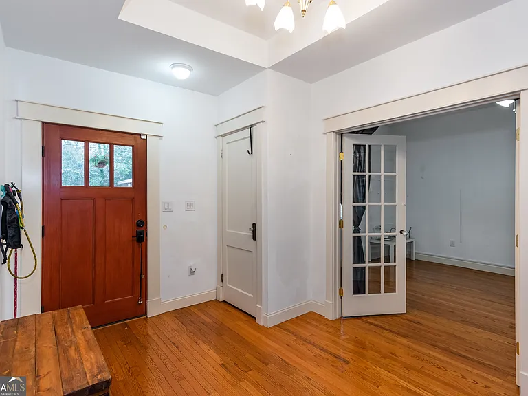 1698 Temple Ave — Photo 6