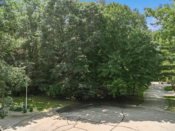 9207 N Island Ct, Flushing, MI 48433