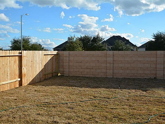 3rd image of 25507 Farrier Dr