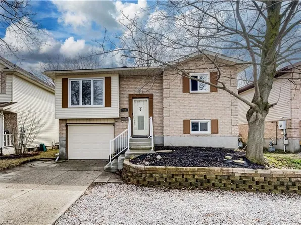 414 Woods Ln, Cambridge, ON N3H 5J4